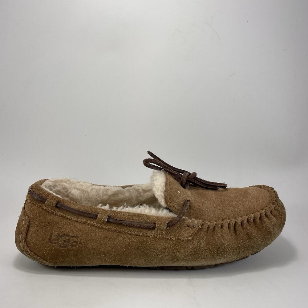 UGG Dakota Moccasin Slippers Womens Size 9 Chestnut Leather Shearling Lined
